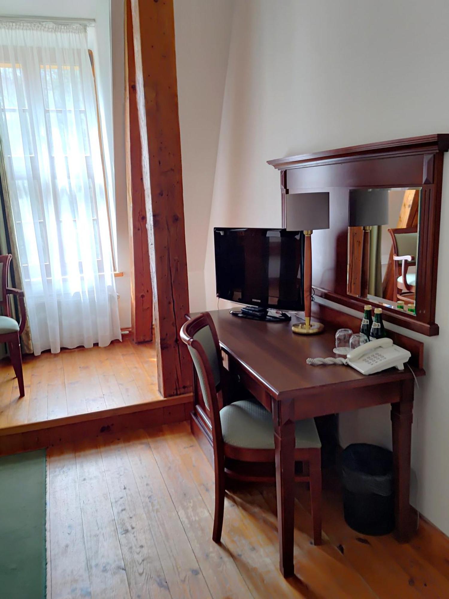 Palac W Rymaniu Екстер'єр фото