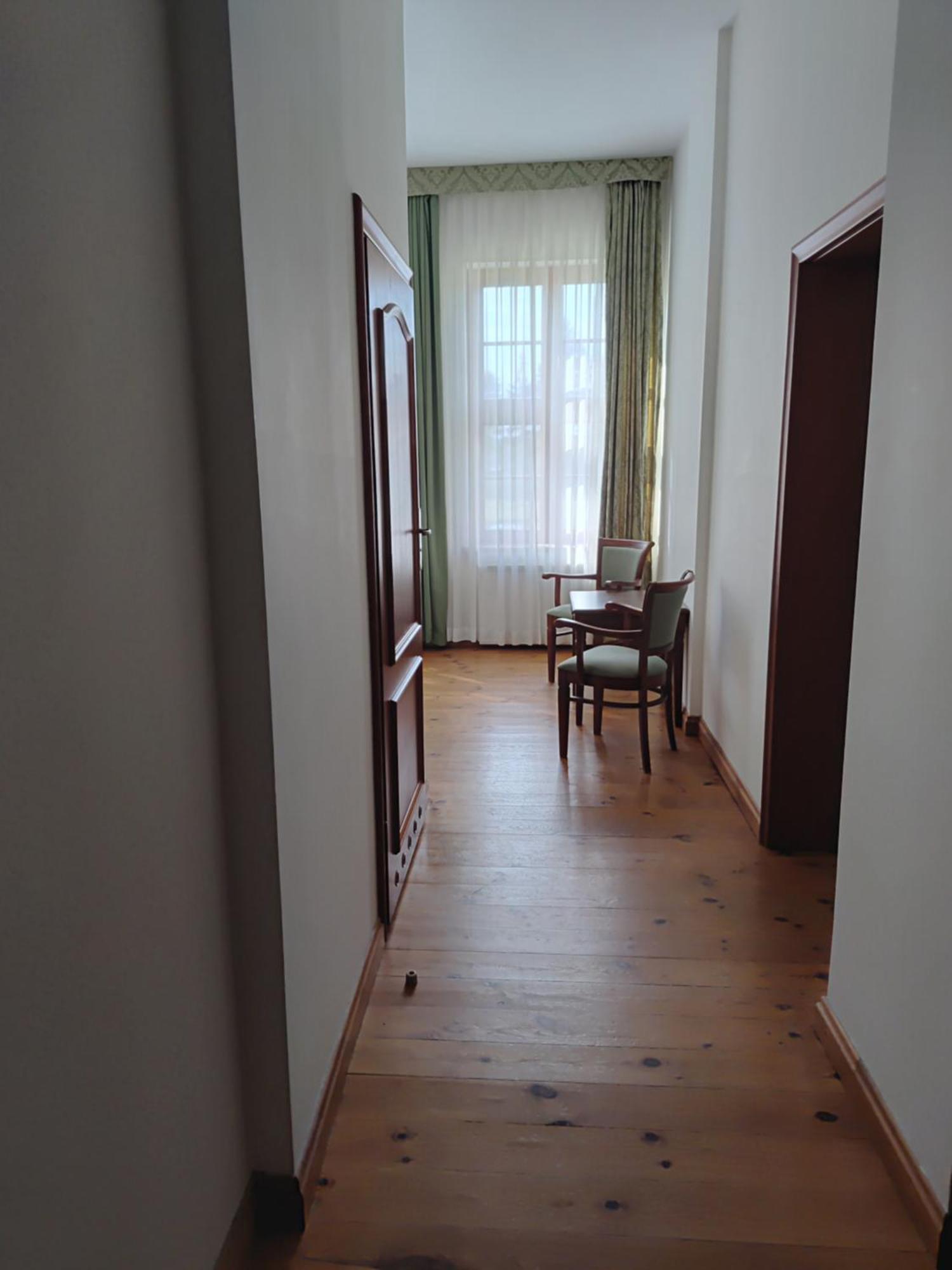 Palac W Rymaniu Екстер'єр фото